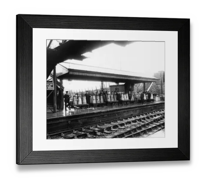 Framed Print : Highbridge Station, Somerset, 1928