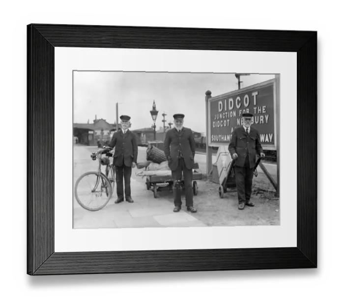 Framed Print : Retired staff returning to work at Didcot Station, 1917