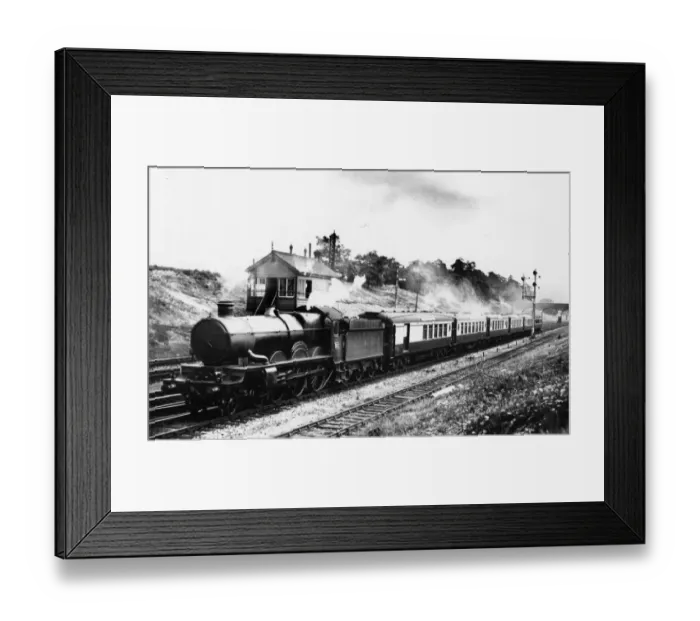 Framed Print : No 4095, Harlech Castle, pulling the Torquay Pullman past Twyford, 1930 Framed Print : No 4095, Harlech Castle, pulling the Torquay Pullman past Twyford, 1930