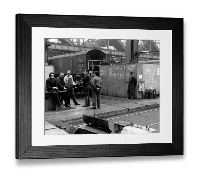 Framed Print : Men in the Engine Repairs shop at Swindon Works in 1985 Framed Print : Men in the Engine Repairs shop at Swindon Works in 1985