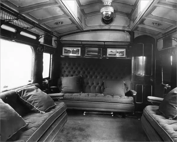 GWR First Class Family Saloon, No 9044