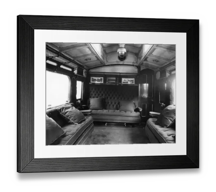 Framed Print : GWR First Class Family Saloon, No 9044 Framed Print : GWR First Class Family Saloon, No 9044