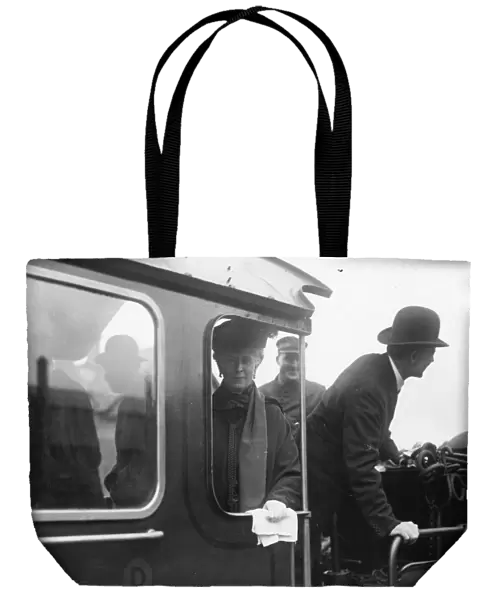 Queen Mary on the footplate of No 4082 Windsor Castle, 1924