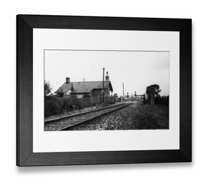Framed Print : Dauntsey Road Crossing, 1932 Framed Print : Dauntsey Road Crossing, 1932