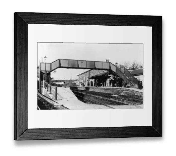 Framed Print : Hayle Station, c. 1910 Framed Print : Hayle Station, c. 1910
