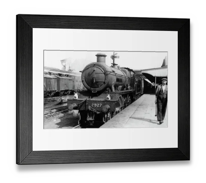 Framed Print : Swindon Junction Station, April 1946