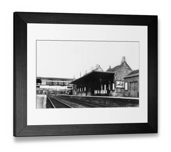 Framed Print : Melksham Station, c. 1960 Framed Print : Melksham Station, c. 1960