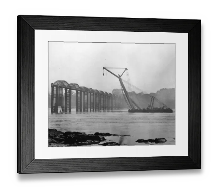 Framed Print : Dismantling of the Severn Railway bridge, 1967 Framed Print : Dismantling of the Severn Railway bridge, 1967