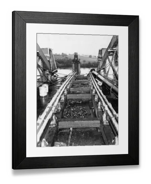 Framed Print : Dismantling of the Severn Railway Bridge, 1967