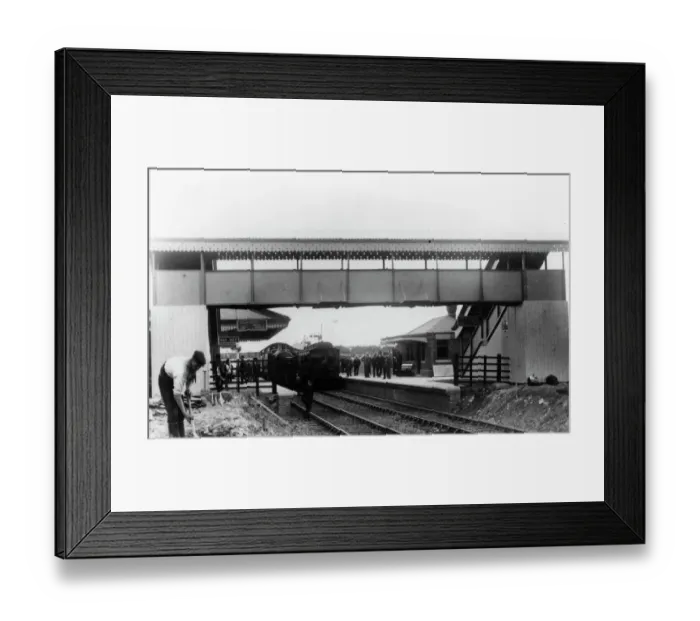 Framed Print : Keinton Mandeville Station, Somerset, c. 1905 Framed Print : Keinton Mandeville Station, Somerset, c. 1905