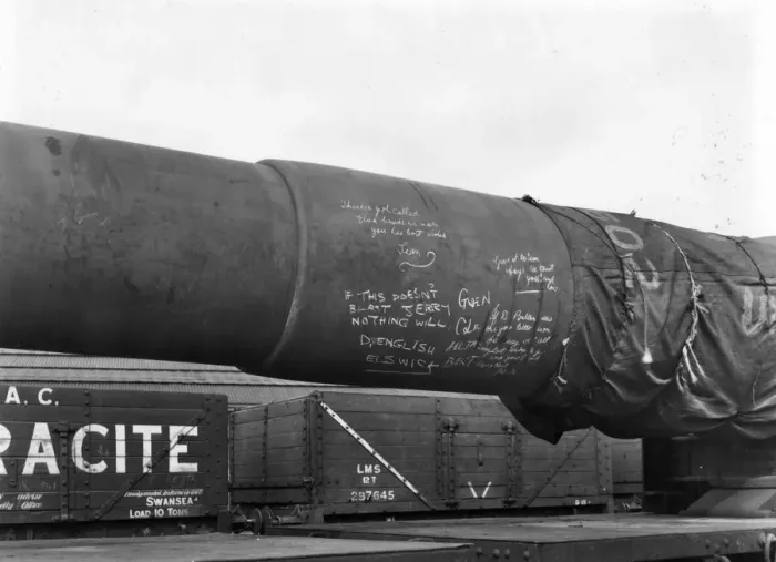Framed Print : A 16 inch gun barrel loaded onto an eighteen wheel gun wagon in 1942