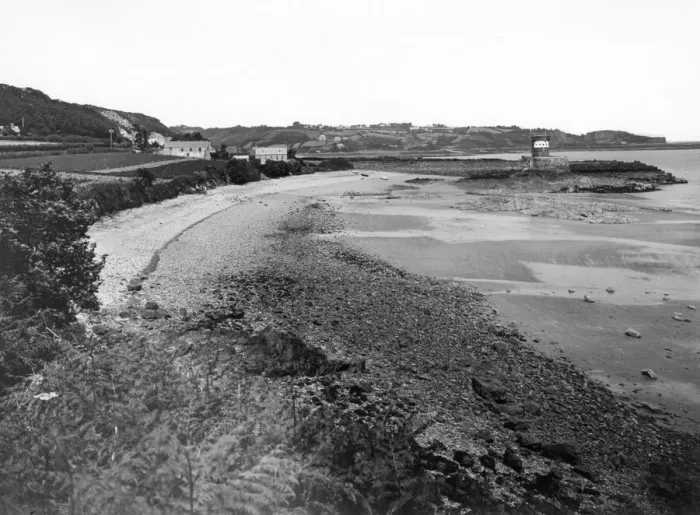 Framed Print : Archirondel & St Catherines Bay, Jersey, June 1925