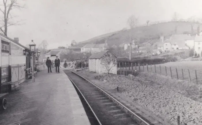 Framed Print : Ashton Station, Devon, c. 1920 Framed Print : Ashton Station, Devon, c. 1920