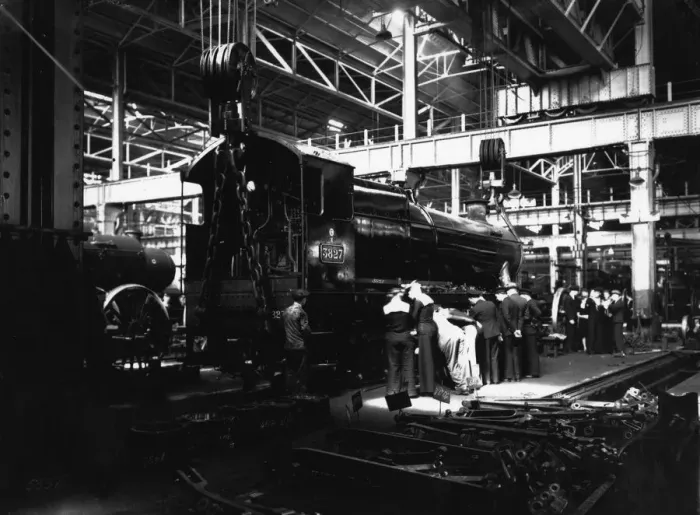 Framed Print : Australian Navy visiting A Erecting Shop at Swindon Works, 1945 Framed Print : Australian Navy visiting A Erecting Shop at Swindon Works, 1945