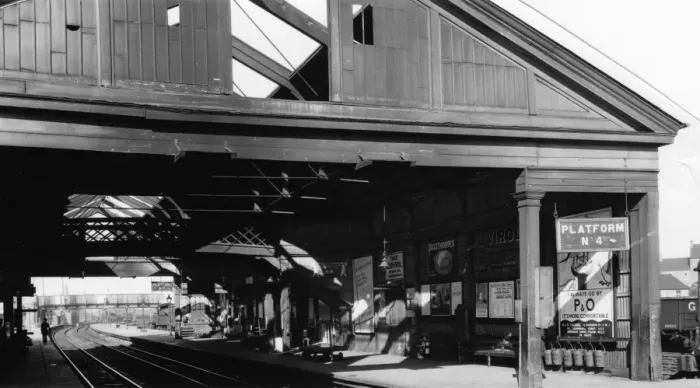 Framed Print : Banbury Station, Oxfordshire, c. 1936 Framed Print : Banbury Station, Oxfordshire, c. 1936