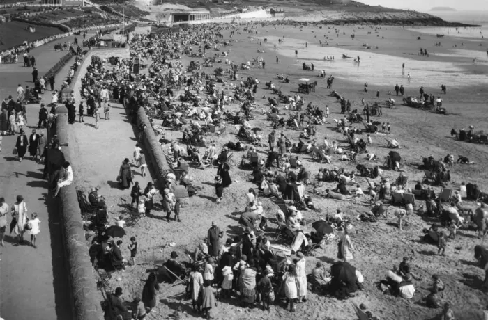 Framed Print : Barry Island, Wales, August 1927 Framed Print : Barry Island, Wales, August 1927