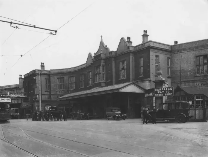 Framed Print : Bath Spa Station, Somerset, c. 1920 Framed Print : Bath Spa Station, Somerset, c. 1920