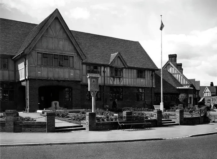 Framed Print : Brine Baths, Droitwich, c. 1936 Framed Print : Brine Baths, Droitwich, c. 1936