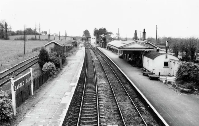Framed Print : Castle Cary Station, Somerset, c. 1950s Framed Print : Castle Cary Station, Somerset, c. 1950s