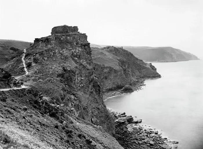 Framed Print : Castle Rock at Lynton, North Devon, 1934 Framed Print : Castle Rock at Lynton, North Devon, 1934