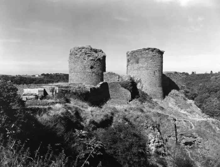 Framed Print : Cilgerran Castle, Pembrokeshire, September 1937 Framed Print : Cilgerran Castle, Pembrokeshire, September 1937