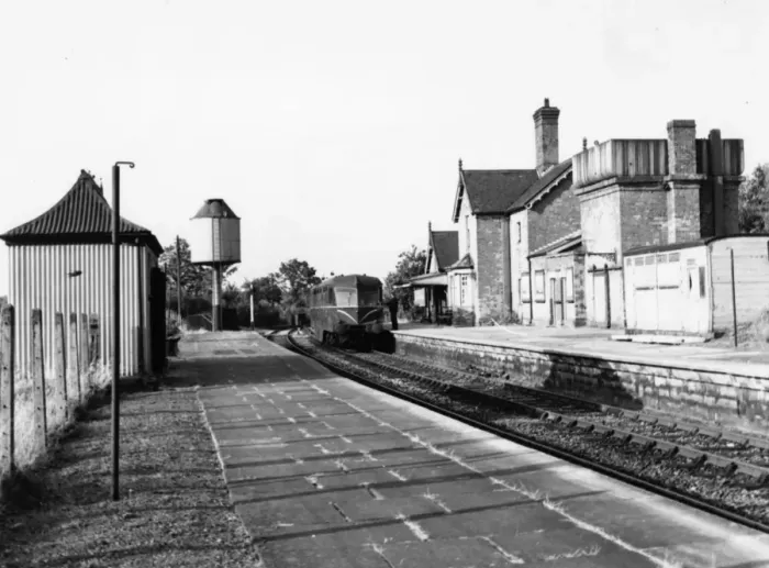 Framed Print : Cleobury Mortimer Station, Shropshire, c. 1930 Framed Print : Cleobury Mortimer Station, Shropshire, c. 1930