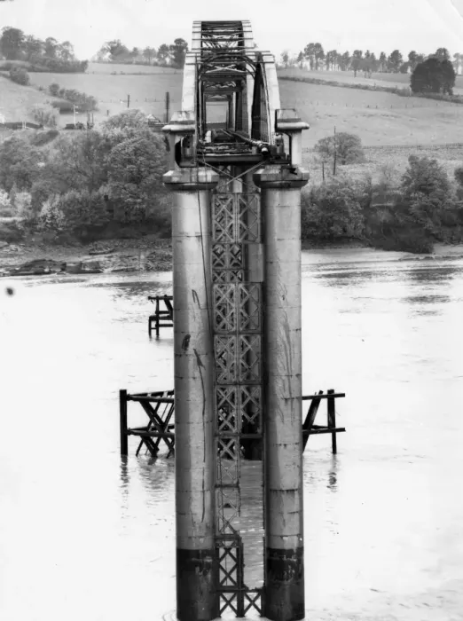 Framed Print : Dismantling of the Severn Railway Bridge, 1967 Framed Print : Dismantling of the Severn Railway Bridge, 1967