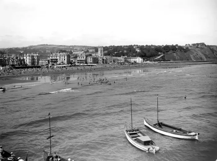 Framed Print : East Beach at Teignmouth, Devon, September 1933