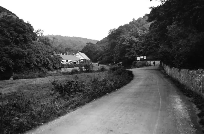 Framed Print : Entrance to the Wrekin, near Wellington, Shropshire, August 1925