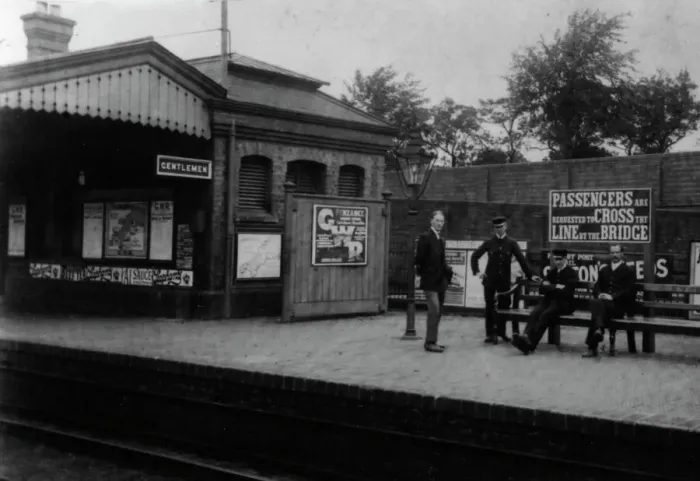 Framed Print : Evesham Station, Worcestershire, c. 1910