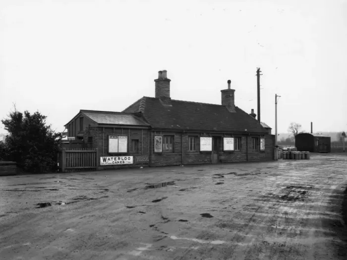 Framed Print : Fairford Station, Gloucestershire, c. 1920s