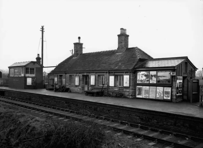Framed Print : Fairford Station, Gloucestershire, c. 1920s