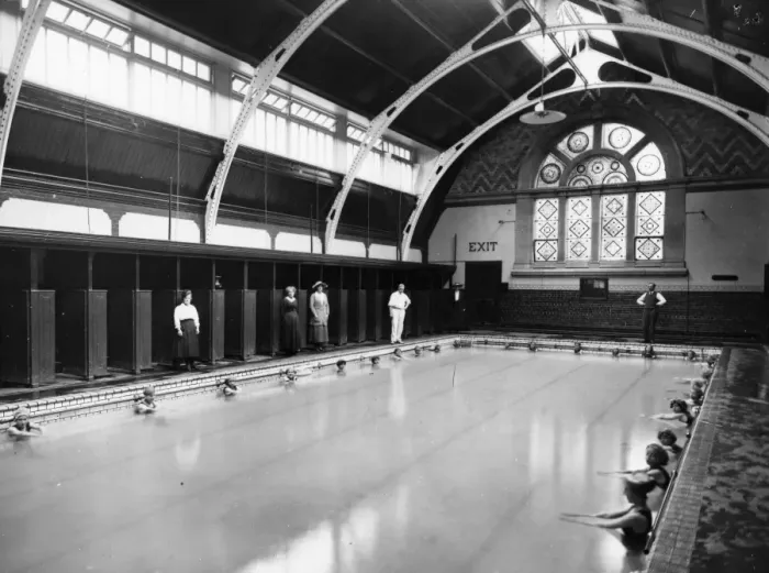 Framed Print : Female swimmers at the GWR Medical Fund Society small swimming baths (Milton Rd), c1900 Framed Print : Female swimmers at the GWR Medical Fund Society small swimming baths (Milton Rd), c1900