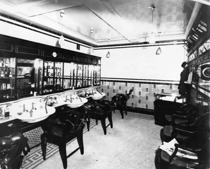 Framed Print : Hairdressing Salon, Paddington Station, c. 1904