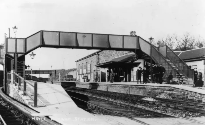 Framed Print : Hayle Station, c. 1910 Framed Print : Hayle Station, c. 1910