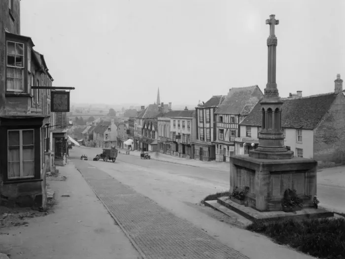 Framed Print : High Street, Burford, Oxfordshire, c. 1930