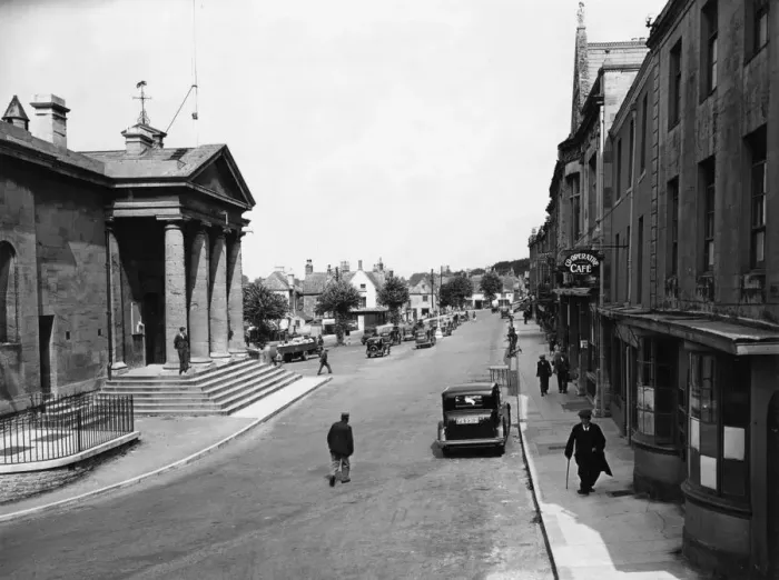 Framed Print : High Street, Chipping Norton, c. 1930s