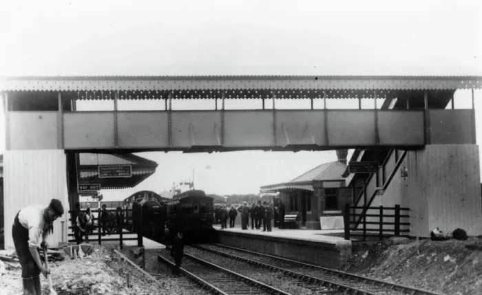 Framed Print : Keinton Mandeville Station, Somerset, c. 1905 Framed Print : Keinton Mandeville Station, Somerset, c. 1905