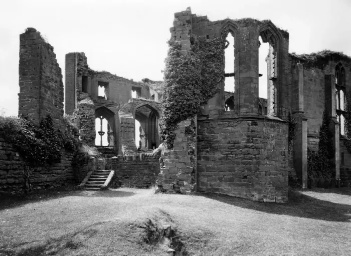 Framed Print : Kenilworth Castle, Warwickshire, July 1935