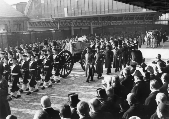 Framed Print : King George VI Funeral Cortege, Windsor Central Station, 1952