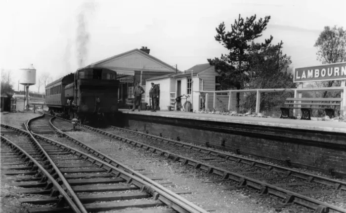 Framed Print : Lambourn Station c. 1950s Framed Print : Lambourn Station c. 1950s