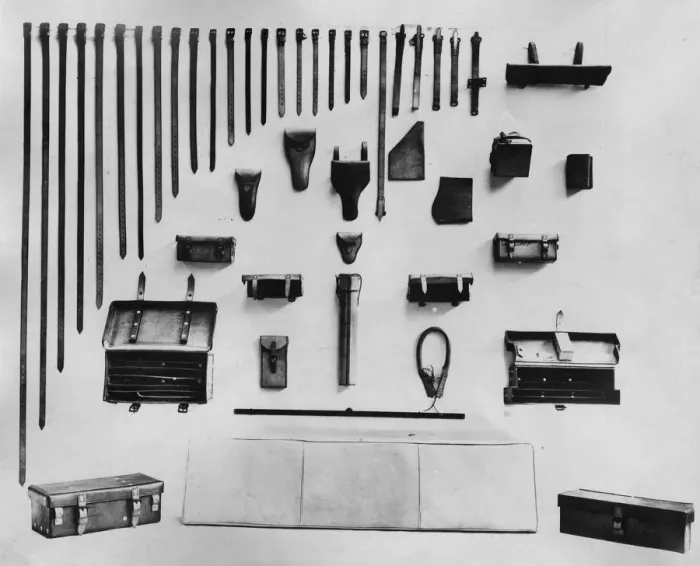 Framed Print : Leatherwork for howitzers and 8 pdr guns, made at Swindon Works, c. 1915
