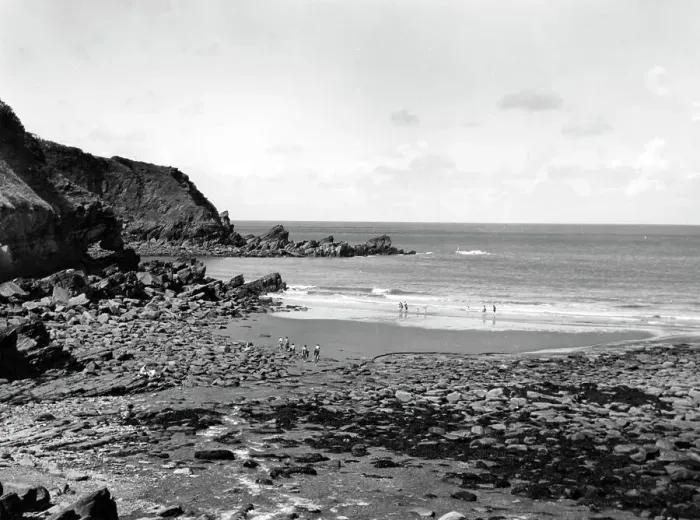 Framed Print : Lee Bay near Lynton, Devon, 1950 Framed Print : Lee Bay near Lynton, Devon, 1950
