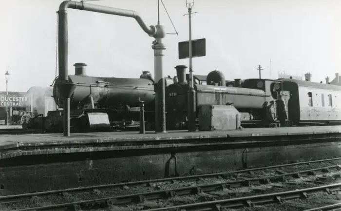 Framed Print : Loco No 7809 Childrey Manor, at Gloucester