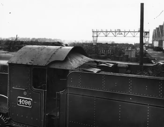 Framed Print : Locomotive 4096, Highclere Castle with its wartime black out screen, c. 1940 Framed Print : Locomotive 4096, Highclere Castle with its wartime black out screen, c. 1940