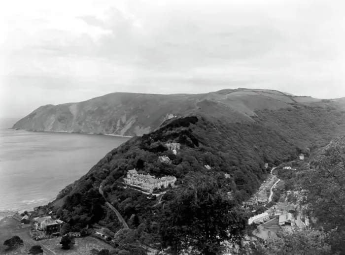 Framed Print : Lynmouth and North Foreland, Devon, 1934