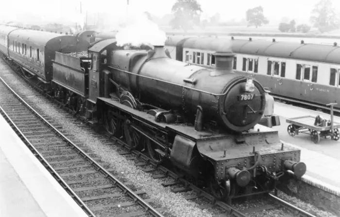 Framed Print : Manor class locomotive, No. 7087, Compton Manor Framed Print : Manor class locomotive, No. 7087, Compton Manor