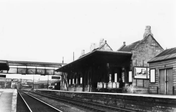 Framed Print : Melksham Station, c. 1960 Framed Print : Melksham Station, c. 1960