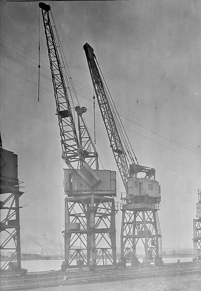 Newport Docks, 1936. Electric cranes at South Dock