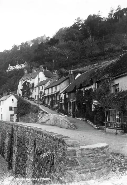 Framed Print : Old Cottages at Lynmouth, Devon, 1924